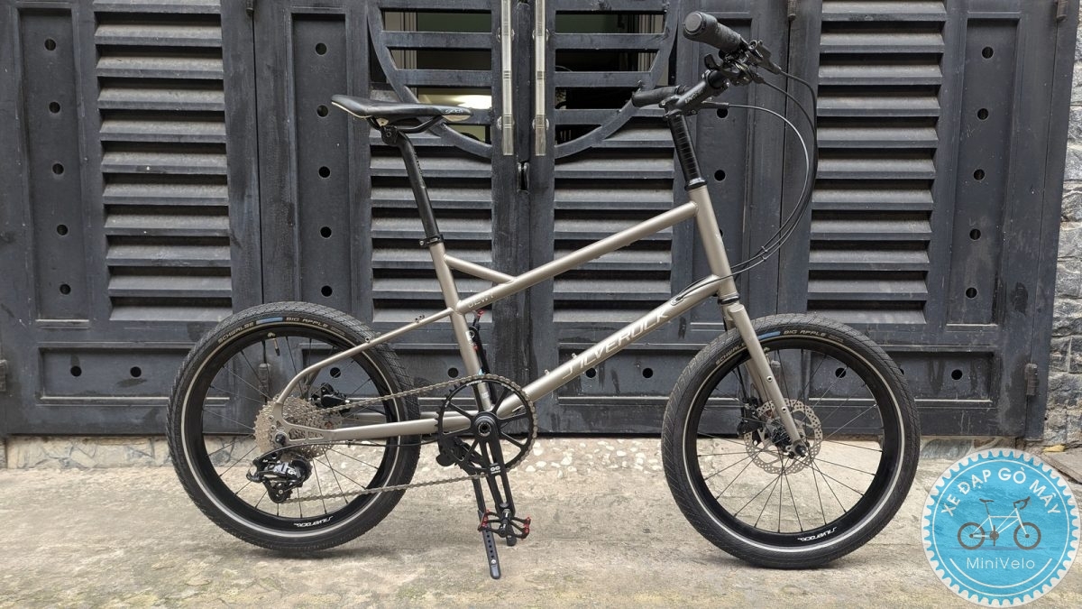 khách đặt làm xe SilveRock Dewy xám nhám
