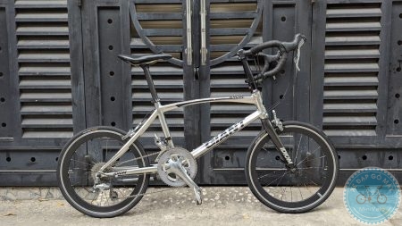 Giant Idiom 0 màu bạc