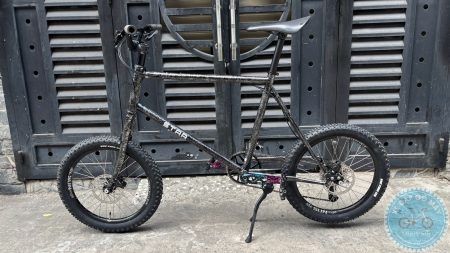 Star Dragon custom buid: size L, màu đen họa tiết