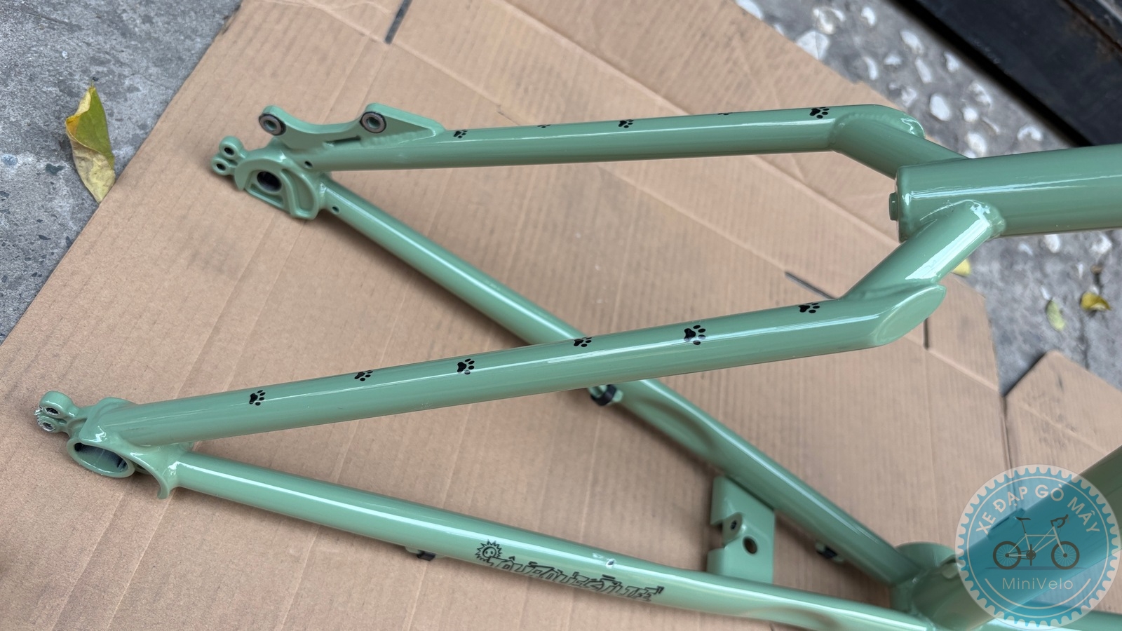 TQIQT Pulse: sườn touring thép 20 inch 36 %Mini Velo filename%