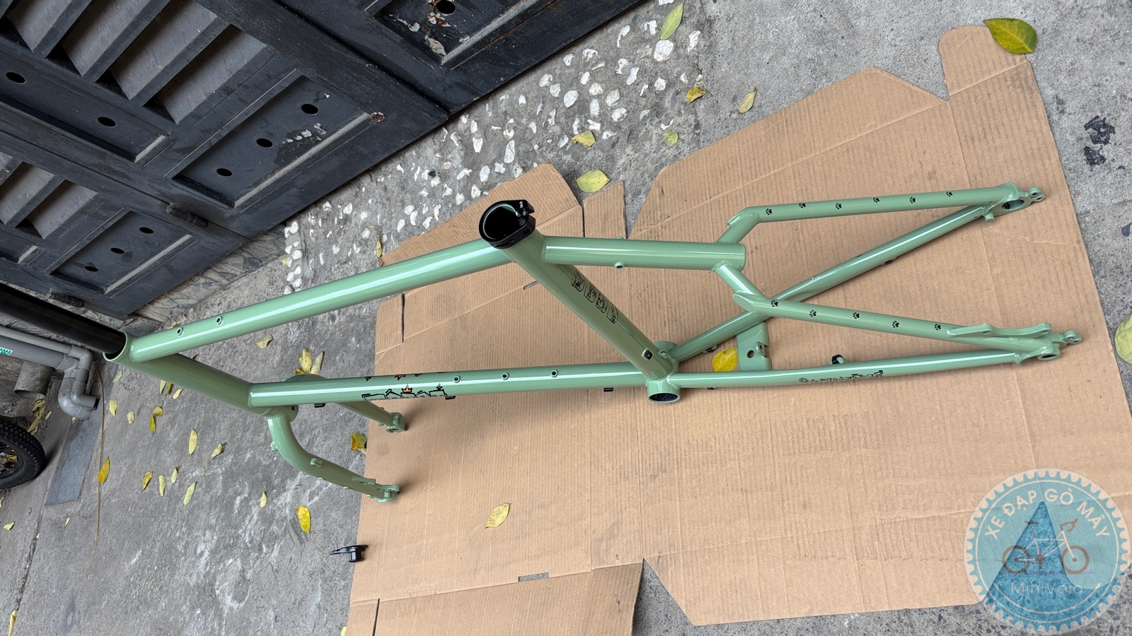 TQIQT Pulse: sườn touring thép 20 inch 44 %Mini Velo filename%