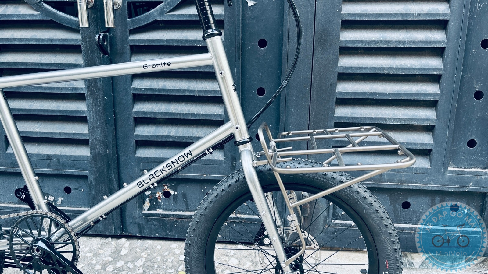 Blacksnow Granite Pro: Chiếc MiniVelo "hạng nặng" Với Group Shimano Saint 12 %Mini Velo filename%