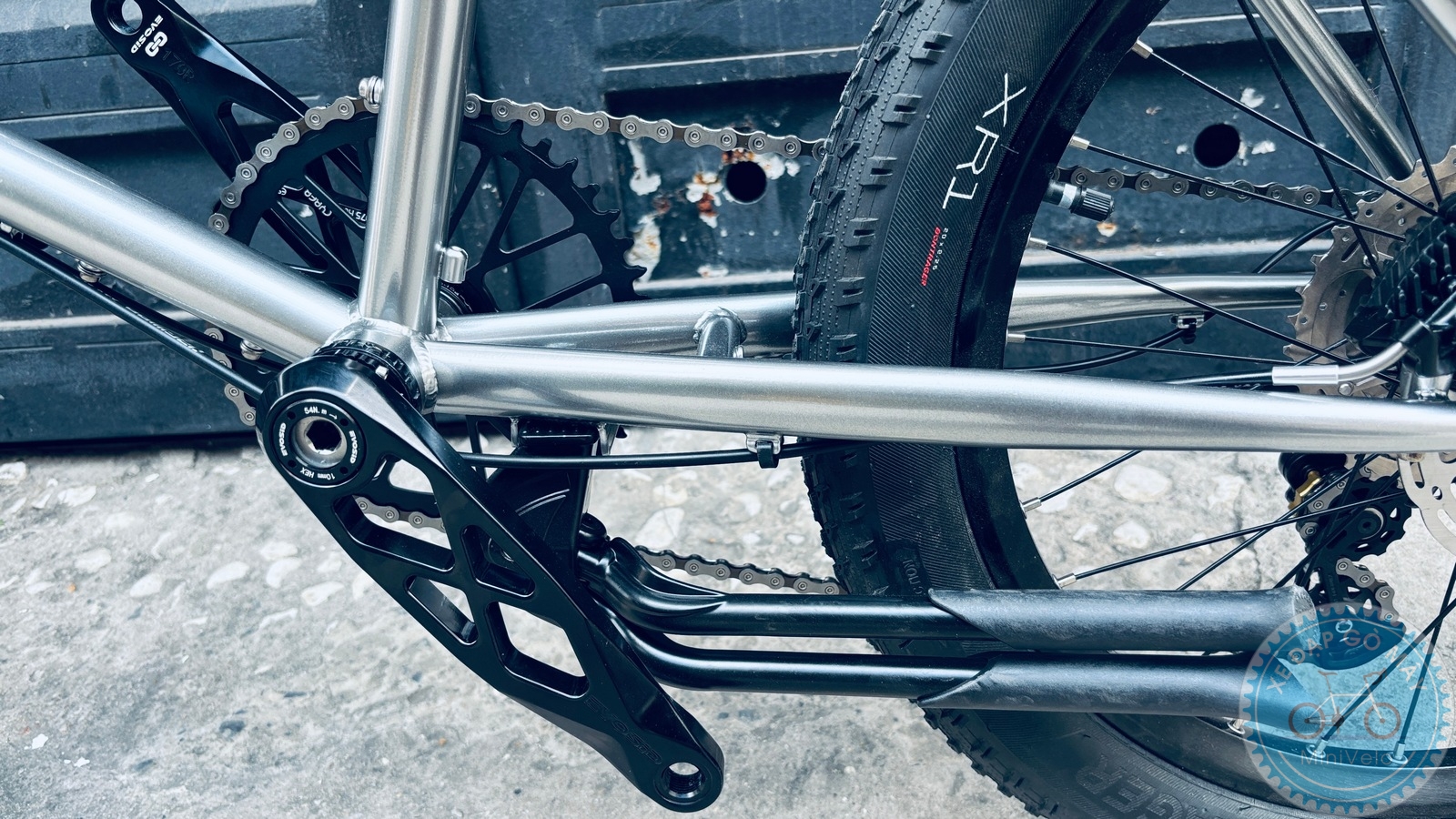 Blacksnow Granite Pro: Chiếc MiniVelo "hạng nặng" Với Group Shimano Saint 16 %Mini Velo filename%