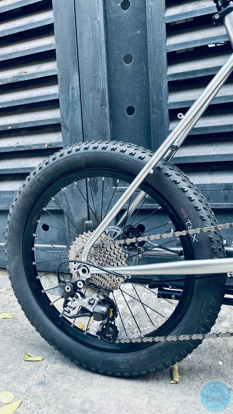 Blacksnow Granite Pro: Chiếc MiniVelo "hạng nặng" Với Group Shimano Saint 20 %Mini Velo filename%