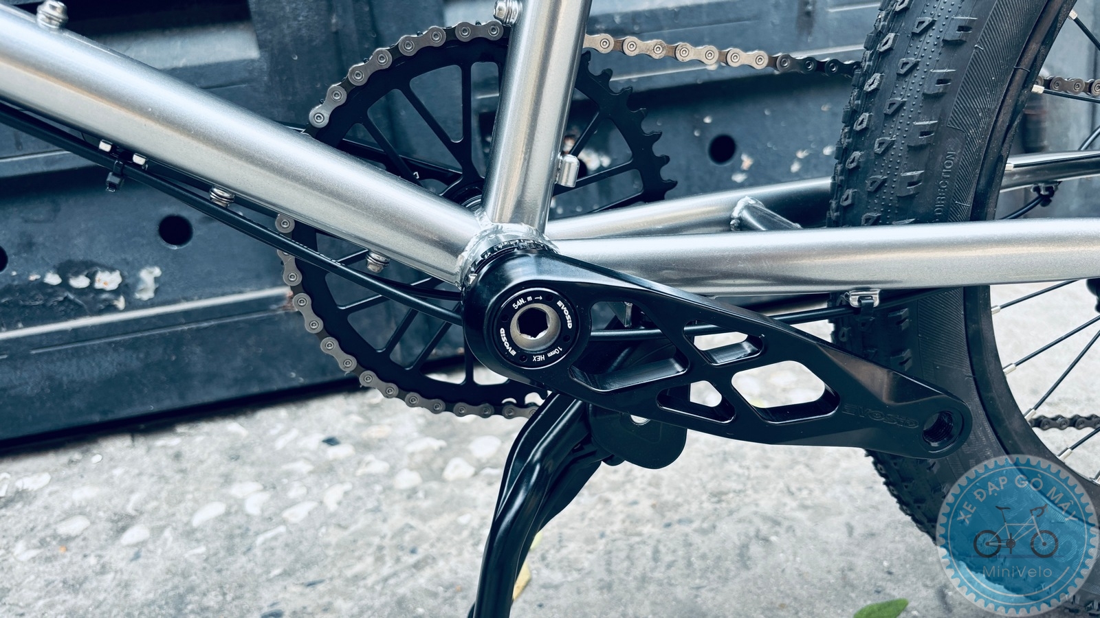 Blacksnow Granite Pro: Chiếc MiniVelo "hạng nặng" Với Group Shimano Saint 28 %Mini Velo filename%