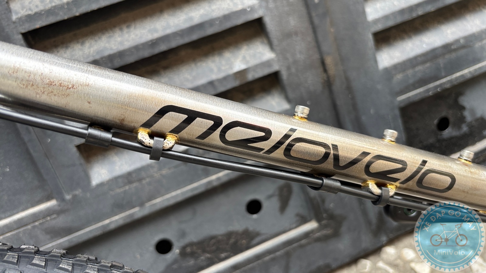 MeloVelo Racer – Raw Finish (Thép mộc phủ bóng) – Minivelo bụi 8 %Mini Velo filename%